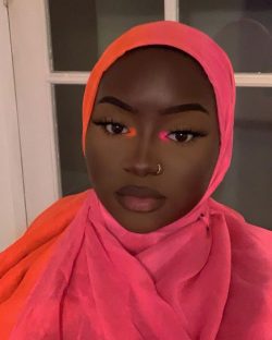 BILQEES? on Instagram: “ORANGE?OR PINK? Products list: – ‘ZARA’ lashes from @pinkriverlond ...