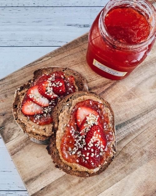 strawberry toast 🍓🥪