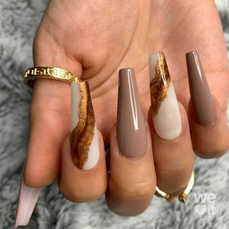 Marble nude nails