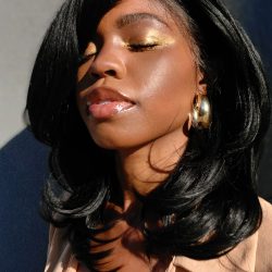 Gold shadow and neutral glossy lip!