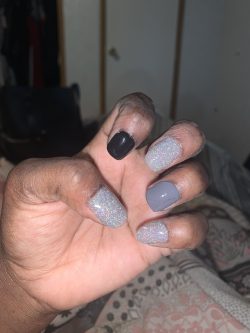 Glitter and grey nails ❕