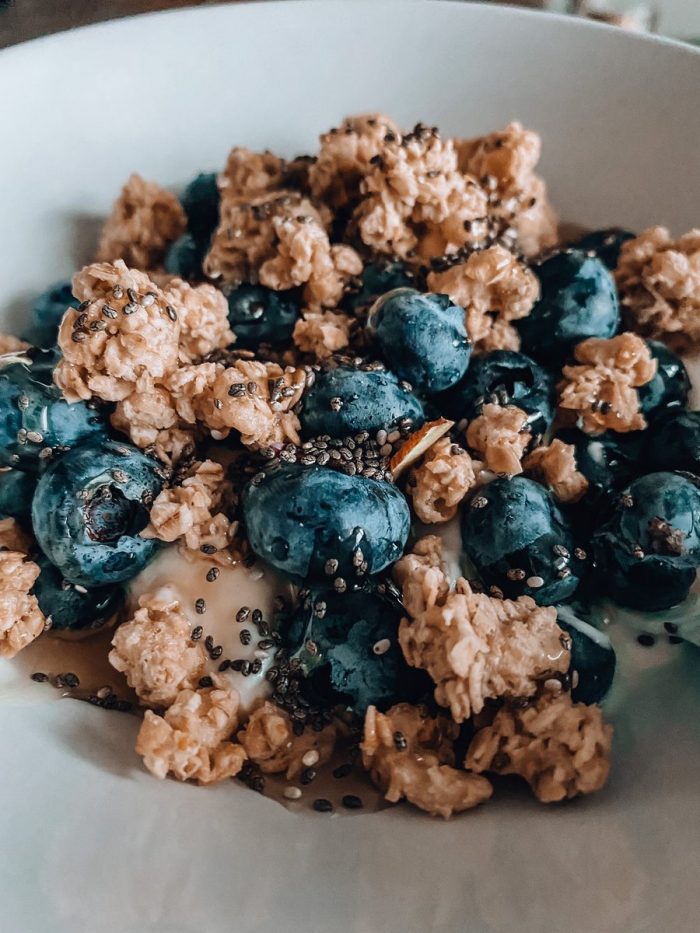 nuts, blueberries, yogurt 🌰