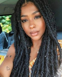 Protective hair style 😍 Locs #blackwoman #locs #beautifulnatural