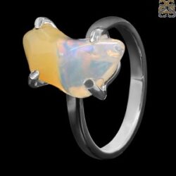 Amazing Opal Ring For Your Your Loved Ones